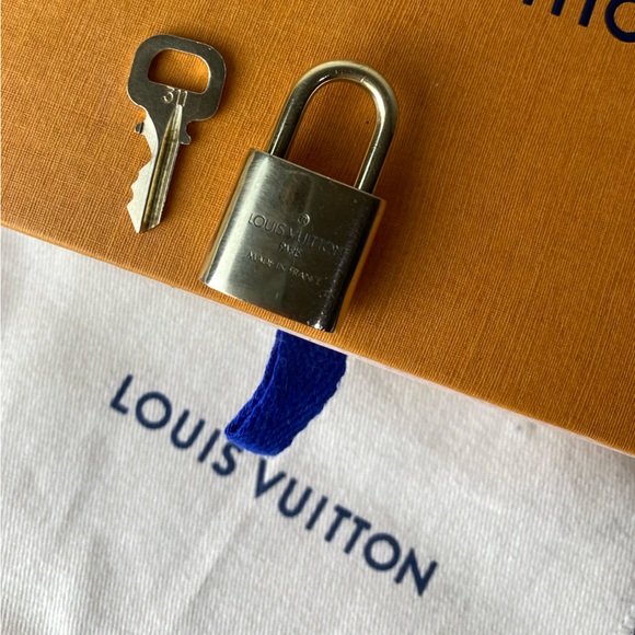 Louis Vuitton Lock & Key Necklace Bundle - Picture 4 of 8